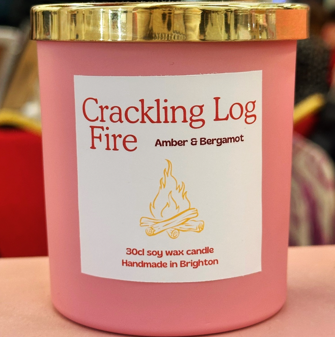Crackling Log Fire - Premium Soy Wax Lidded candle - Amber & Bergamot